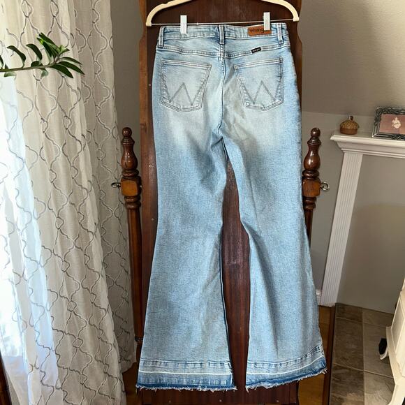 Wrangler high rise fierce Flare Jean Womens 6 x 32 Stretch concert western light - Picture 8 of 10